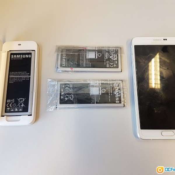 Samsung Galaxy Note 4 32gb N910U 白色 + 四個原厰電池連充電器