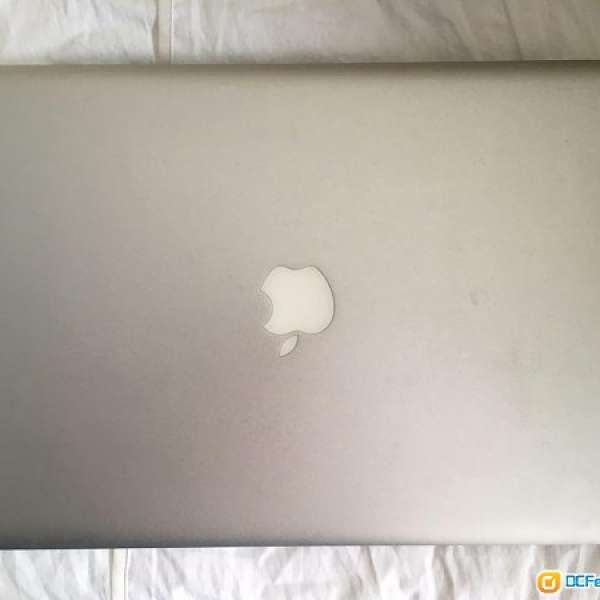 Apple macbook pro 15" 2010 mid (i7, 4gb ram, 500gb hdd, gt330m)