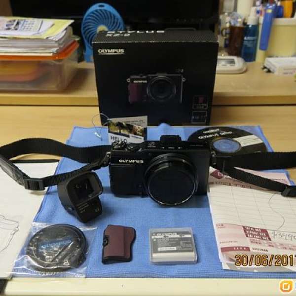 Olympus XZ-2 with Viewfinder VF-4