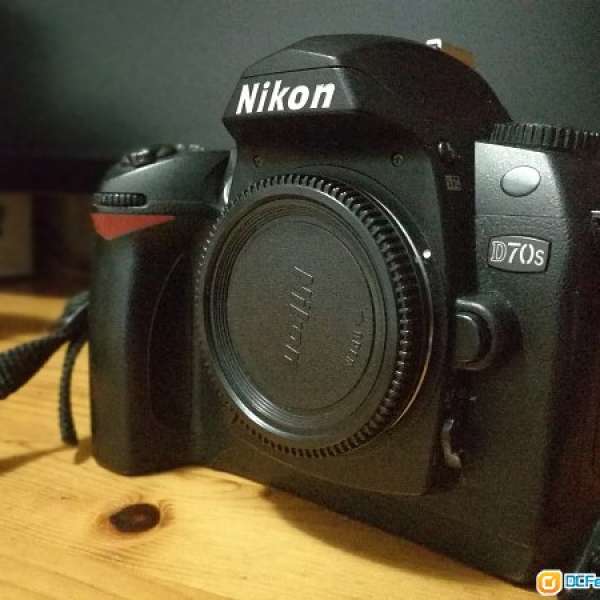 出售 nikon D70s  CCD 相機