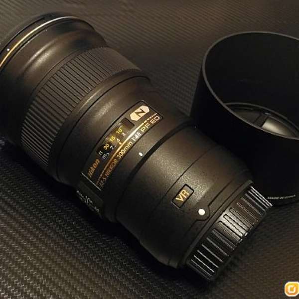 Nikon AF-S 300 F4 E PF ED VR
