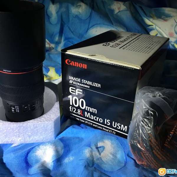 Canon EF100mm f/2.8L Macro IS USM 90% New