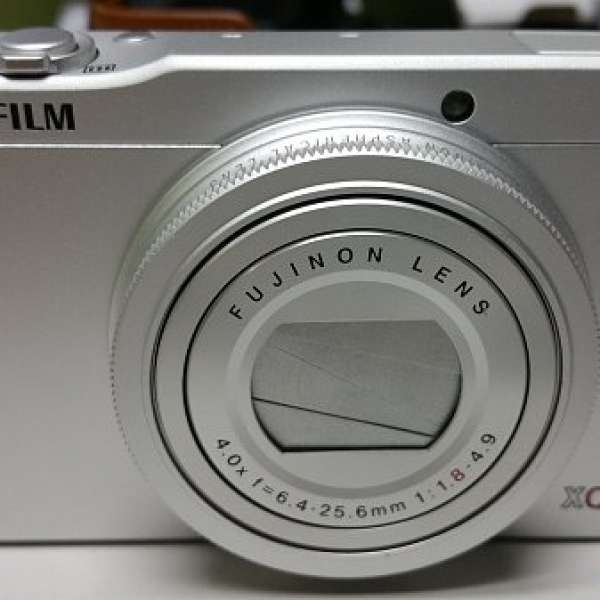 Sell 99.9% new Fujifilm XQ1, silver幾日機！