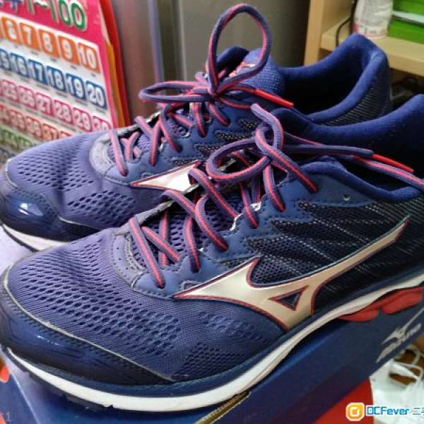 80%new Mizuno wave rider 20 2E running shoe 跑鞋size US 10