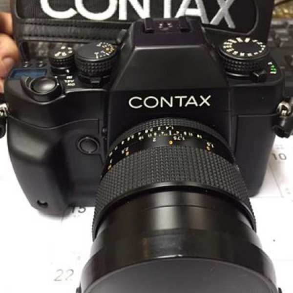 Contax RXII + Contax 85mm f/1.4 AEG