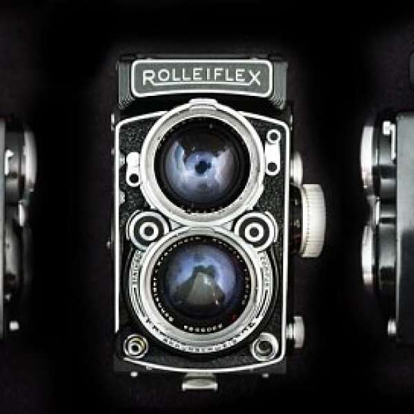 Rolleiflex with Carl Zeiss Planar f2.8 80mm lens, case and Rolleikin