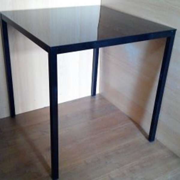 黑色強化玻璃檯 Black tempered glass table