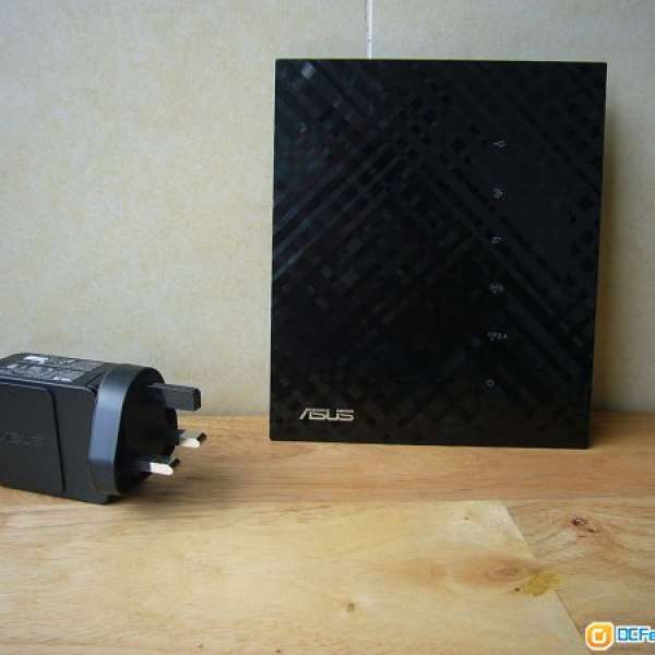 Asus RT-N56U - 802.11n 同步雙頻Gigabit 無線路由器