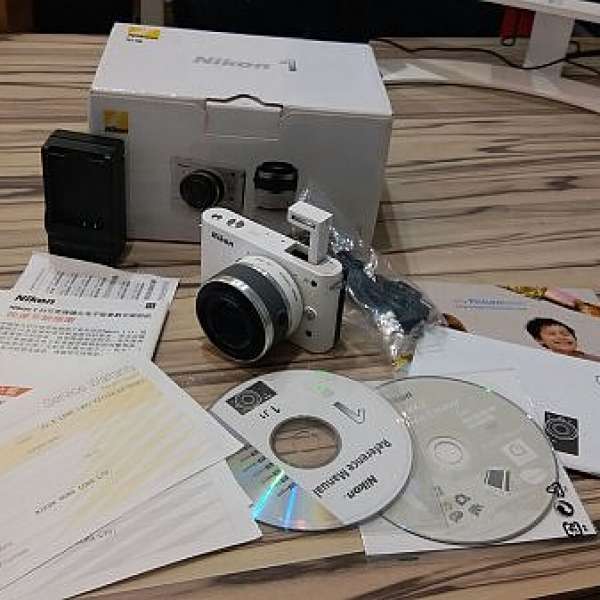 Nikon1 J1白色95%新連10-30mm白色 (可議）