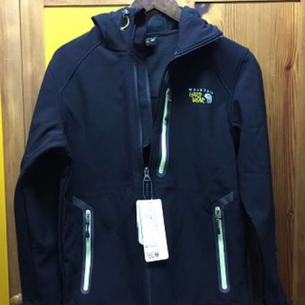 全新MOUNTAIN HARDWEAR 軟殼風褸