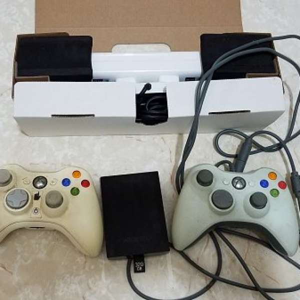 Xbox360 Kinect(Hkd250.00),原裝手製，代用手掣(Hkd50.00)，外置xbox360 harddisk ...