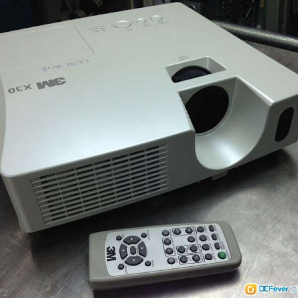 平 3M X30 Projector 2,600 Lumens