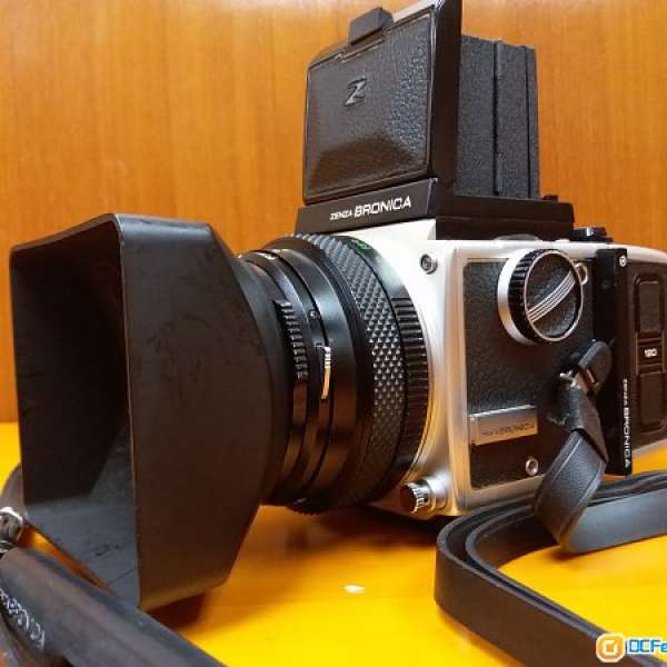 罕見香檳色Bronica Zenza ETRS（75mm鏡頭及120機背）