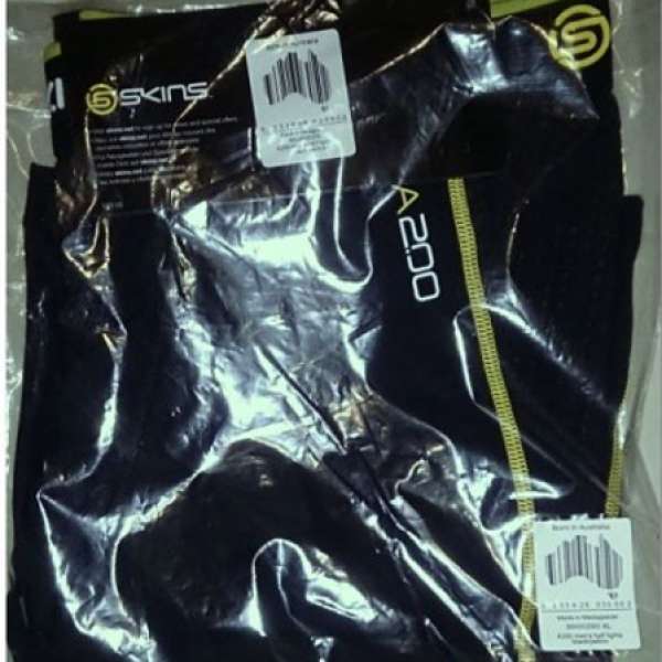 Skins A200 Men's (Compression) Half Tights 全新