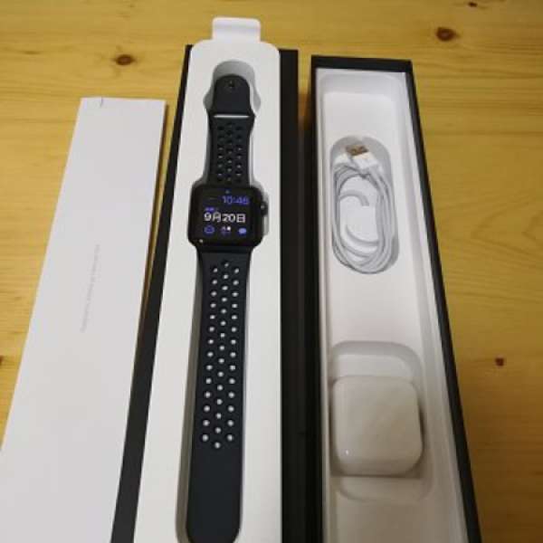 出售99%新apple watch nike+(series2)42mm太空灰