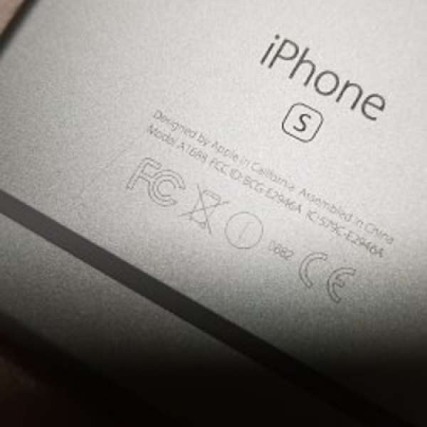 95新 iPhone 6S 128GB 白銀色 港行ZP 全套新原廠配件,玻璃貼,透明軟套 14日免費換機...