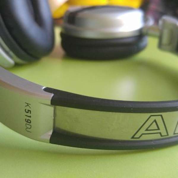 AKG K519DJ DJ Headphone