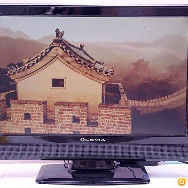 Olevia 22" LCD HDTV Mon