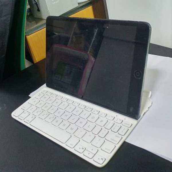 Ipad mini Wifi 16GB + Logitech keyboard