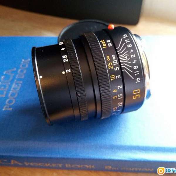 Leica M Summicron 50mm F2 E39 build in hood (sony, fuji, 4/3, eos-m)