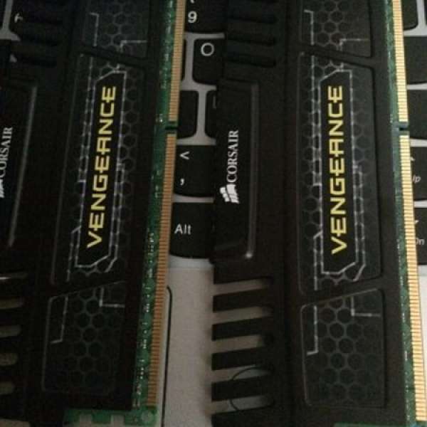 Corsair Vengeance 16GB RAM (2x8GB) DDR3 1600mhz 黑色