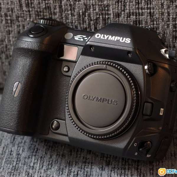 Olympus E-1 E1 Kodak FFT CCD 95% new (not E-300 E-500 M8 )