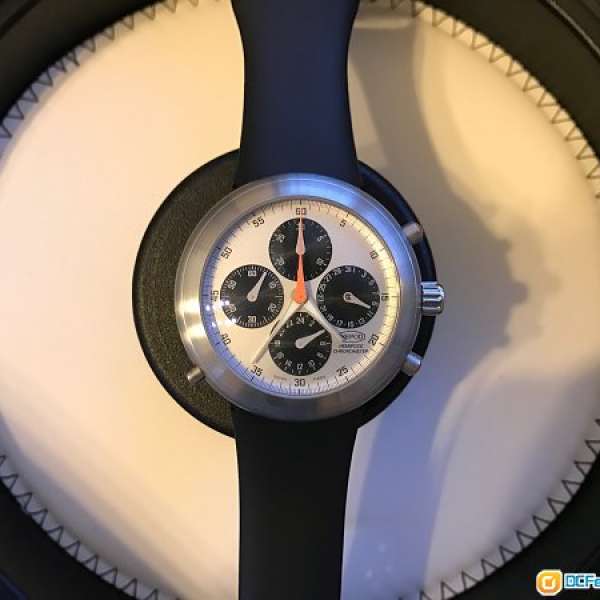 全新 Ikepod Hemipode Chronometer by Marc Newson