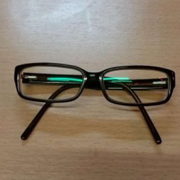 新淨 BURBERRY 眼鏡框,只售HK$180(不議價)請看貨品描述