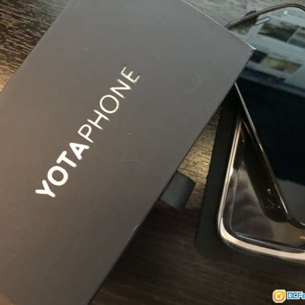 Yotaphone 2 俄國雙面芒手機