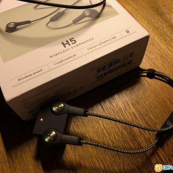 B&O Beoplay H5 Bluetooth earphone (green color) 95% new