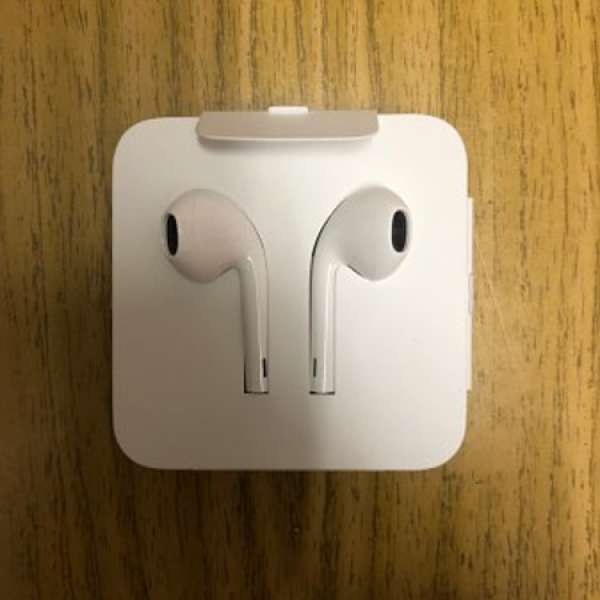 99.9% NEW Apple lightning EarPods 耳機