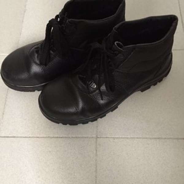 安全鞋 safety shoes