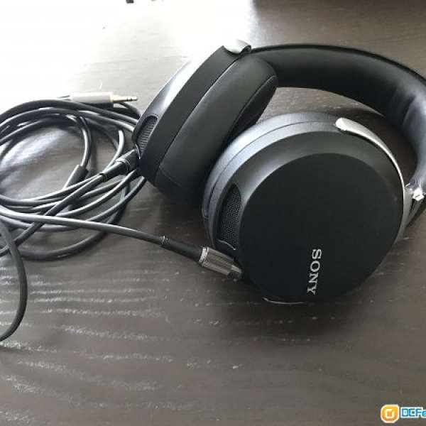 Sony MDR-Z7