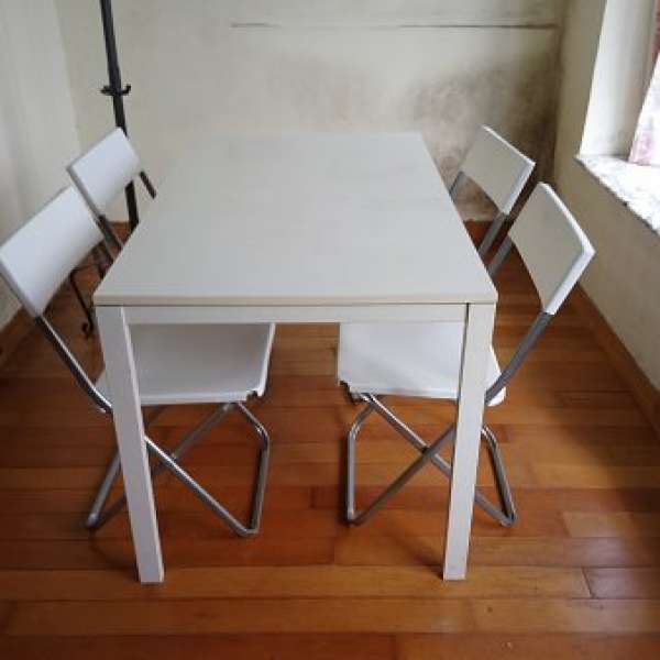 免費 IKEA 餐檯連 4 張摺椅