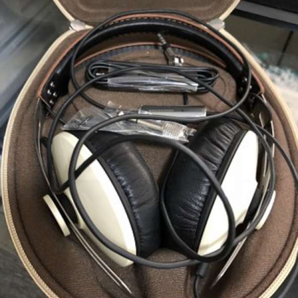 90% new Sennheiser Momentum on ear  Headphone (white)