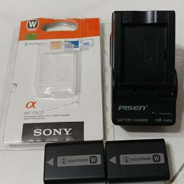 原廠 Sony NP-FW50充電池2粒及 PISEN 充電器1個