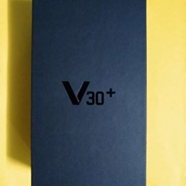 全新100%new LG V30 + 黑色昨天1月2號出機，跟單有二年保養。