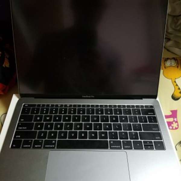 Macbook pro 13 2017 i5 8gb 128gb no touch bar