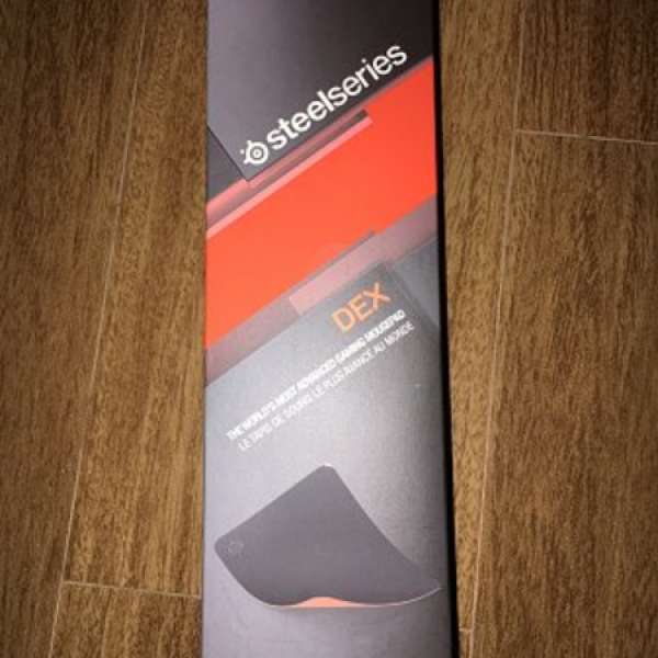全新無用過Steelseries mousepad