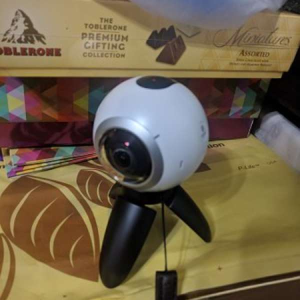 Samsung gear 360 camera