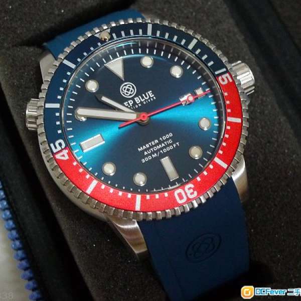 美國品牌：DeepBlue MASTER 1000自動雙藍/紅色 潛水錶 95% new 限量5000隻已售罄