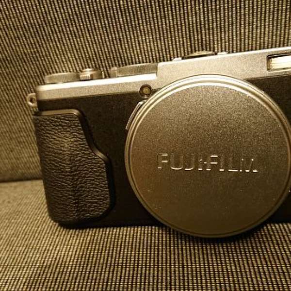 Fujifilm X70銀