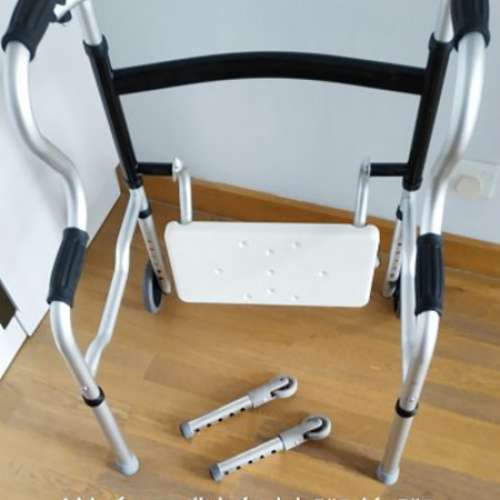 新設計可坐可折疊助行架(二手)