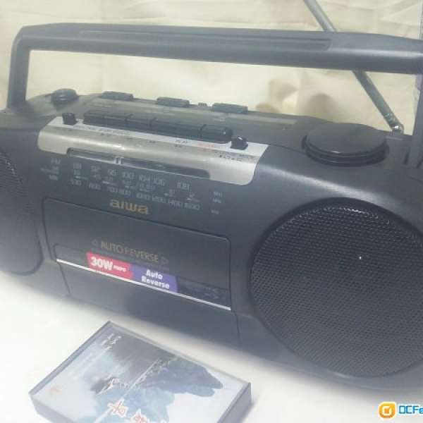 二手日本愛華Aiwa  CS-R18H手提卡式帶收音機AM/FM