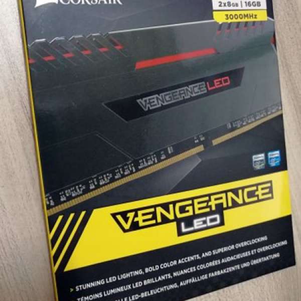 二手16GB (2 x 8GB) Corsair VENGEANCE RED LED DDR4 3000 MHz