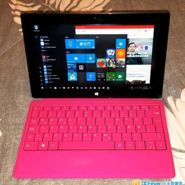 Microsoft Surface Pro 64GB - Intel i5 CPU - WIN10 Tablet 10.6 吋