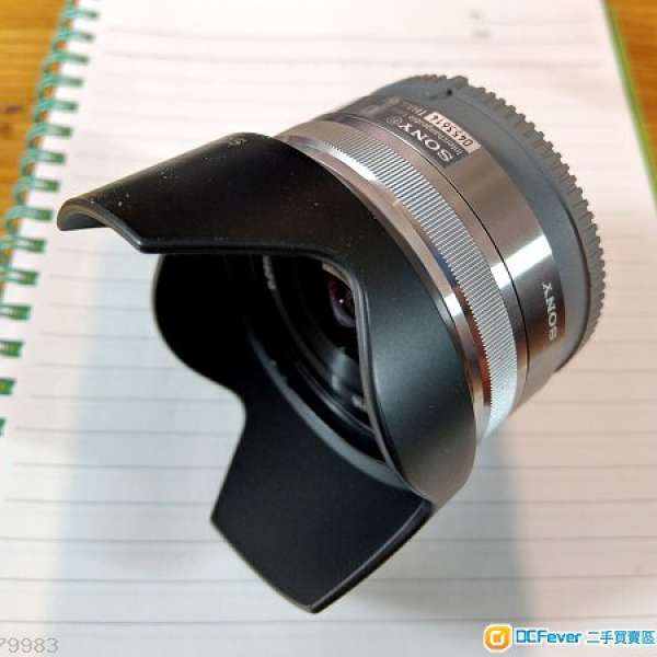 Sony nex SEL16F28 16mm F2.8 連遮光罩