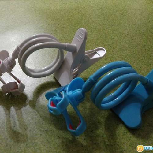 全新白色 / 藍色手機支架 懶人支架夾