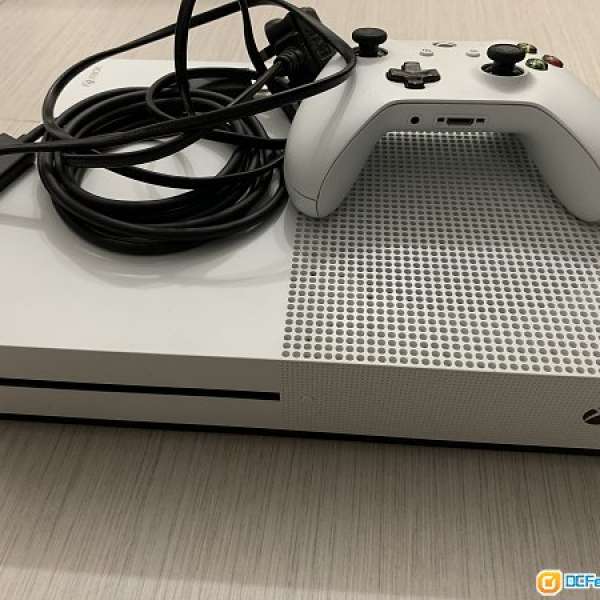 Xbox one s 500gb 可播放4K碟，支援UHD ,Atmos