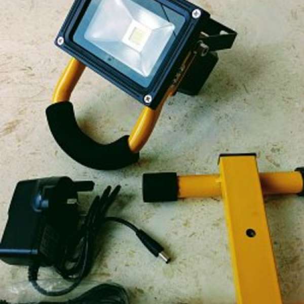 Wireless 10W Led flood light-rechargeable+car cigarette plug adapter